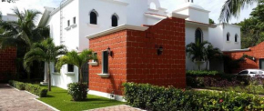Beautiful townhouse villa located in Playacar Phase 2